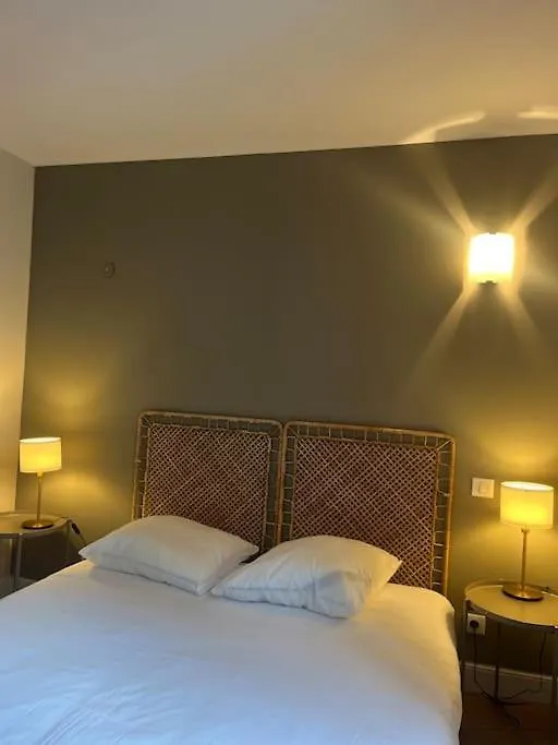 Vue Rhone & Serenite Арль Франция